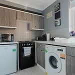 Hullidays - Trinity Studio Apt.