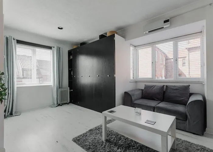 Hullidays - Trinity Studio Apt.